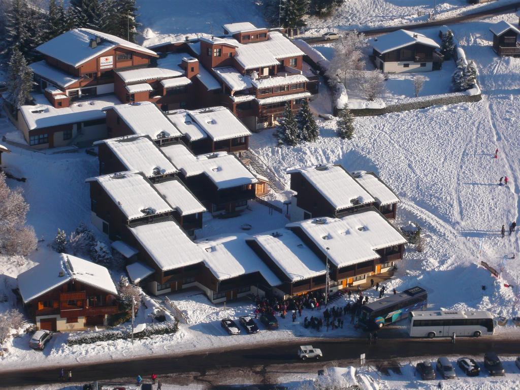 Village De Vacances Les Flocons Verts Les Carroz d'Araches Exterior foto