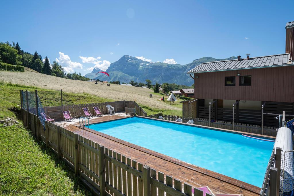 Village De Vacances Les Flocons Verts Les Carroz d'Araches Exterior foto